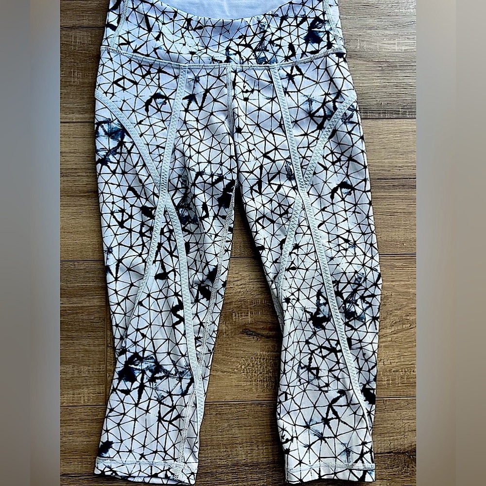 Women’s Size 4 HR Pedal Pace Crop Leggings 17” Silver Gray/Navy Blue
